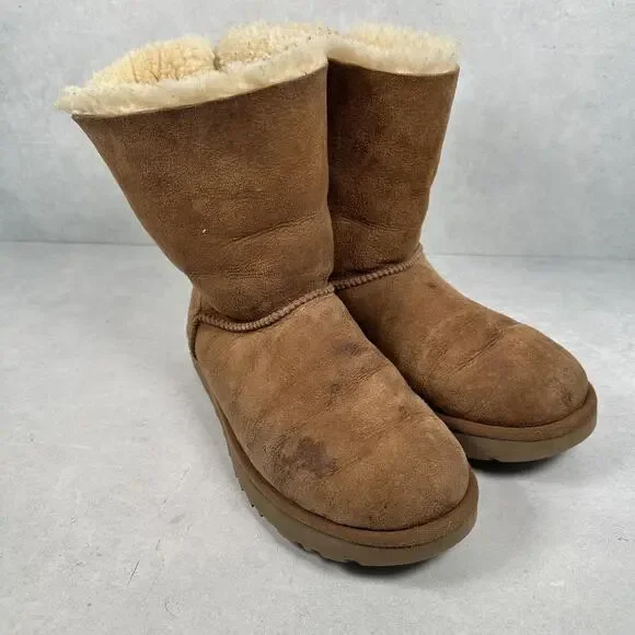 UGG Bailey Bow Boots Short Womens Size 8 Chestnut Suede Sheepskin Lined Bow Back - Picture 2 of 14